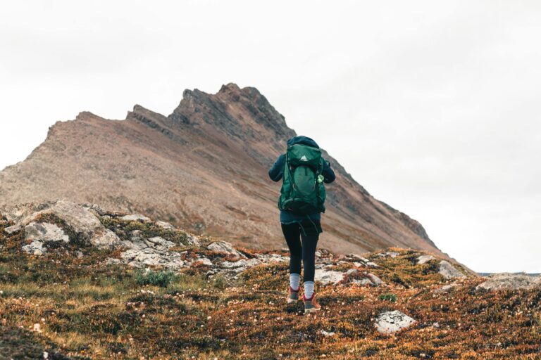 15 Easy Tracks for a Beginner That Wants to Go Hiking Alone